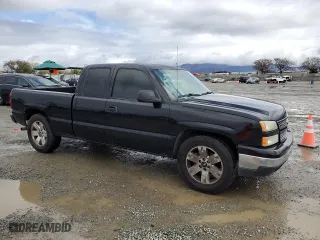 2006 Chevrolet Silverado 1500 LT1 with VIN 1GCEC19V36Z145300, listed as a Copart auction lot 49008245 with 220,425 mi miles and Clean Title. Bid and sale history available at carsss.com. Image 4.
