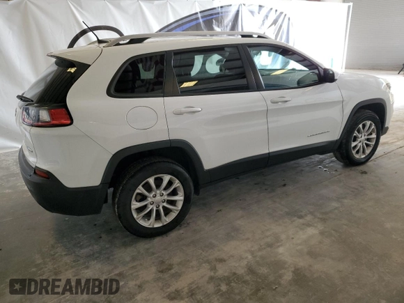 2020 Jeep Cherokee Latitude with VIN 1C4PJMCX8LD530824, listed as a Copart auction lot 82515704 with 63,611 mi miles and Clean Title. Bid and sale history available at carsss.com. Image 3.