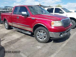 2007 Ford F-150 XL z VIN 1FTPX12V77FB58688, wystawiony jako IAAI lot #42111979 z przebiegiem 207 824 mil mil oraz . Historia ofert i sprzedaży dostępna na DreamBid. Obrazek 1.