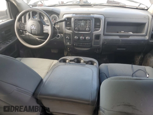 2015 Ram 2500 Tradesman z VIN 3C6UR5HLXFG655913, wystawiony jako Copart lot #63275035 z przebiegiem 159 508 mil mil oraz Szkoda całkowita • Salvage title. Historia ofert i sprzedaży dostępna na DreamBid. Obrazek 8.