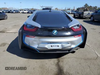 2017 BMW i8 z VIN WBY2Z2C37HV676698, wystawiony jako Copart lot #46544875 z przebiegiem 76 543 mil mil oraz Szkoda całkowita • Salvage title. Historia ofert i sprzedaży dostępna na DreamBid. Obrazek 6.