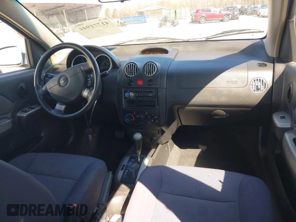 2006 Chevrolet Aveo LT z VIN KL1TG56656B636788, wystawiony jako IAAI lot #41771944 z przebiegiem 140 169 mil mil oraz . Historia ofert i sprzedaży dostępna na DreamBid. Obrazek 5.
