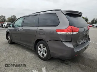2012 Toyota Sienna LE AAS с VIN 5TDKK3DC8CS241590, выставлен на аукционе Copart как лот 53308815 с пробегом 141 292 миль миль и Списание • Salvage title. История ставок и продаж доступна на DreamBid. Изображение 2.