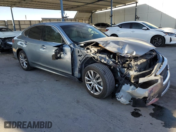 2018 Infiniti Q70 Luxe with VIN JN1BY1AR6JM220020, listed as a Copart auction lot 85592334 with 39,494 mi miles and Salvage title. Bid and sale history available at DreamBid. Image 4.