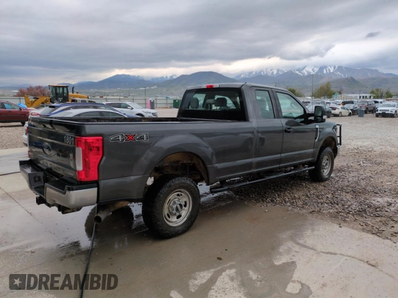 2018 Ford F-250 XL with VIN 1FT7X2B65JEB31372, listed as a Copart auction lot 52757495 with 167,640 mi miles and Clean title. Bid and sale history available at DreamBid. Image 3.