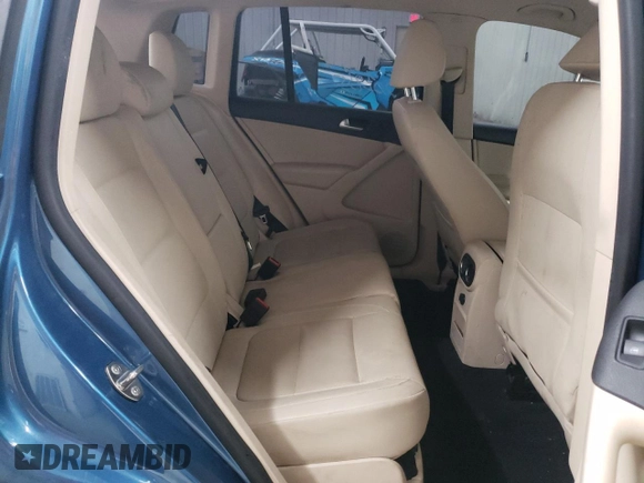 2017 Volkswagen Tiguan S with VIN WVGBV7AX8HW501835, listed as a Copart auction lot 58415625 with 117,017 mi miles and Clean title. Bid and sale history available at DreamBid. Image 10.