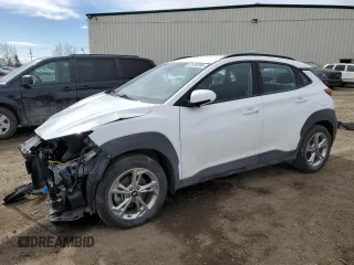 2022 Hyundai Kona SE with VIN KM8K2CAB2NU863916, listed as a Copart auction lot 52426295 with 33,708 mi miles and Salvage Title. Bid and sale history available at carsss.com. Image 1.