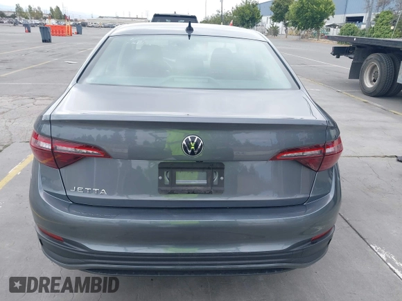 2024 Volkswagen Jetta S z VIN 3VW5M7BUXRM043609, wystawiony jako IAAI lot #42801058 z przebiegiem 26 943 mil mil oraz . Historia ofert i sprzedaży dostępna na DreamBid. Obrazek 17.