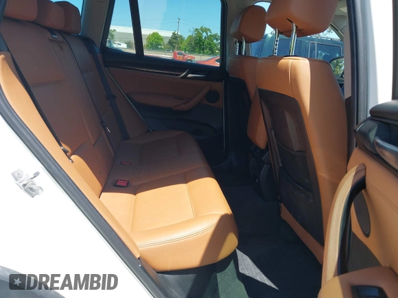 2017 BMW X3 xDrive28i z VIN 5UXWX9C35H0T24703, wystawiony jako IAAI lot #42283472 z przebiegiem 61 993 mil mil oraz . Historia ofert i sprzedaży dostępna na DreamBid. Obrazek 8.