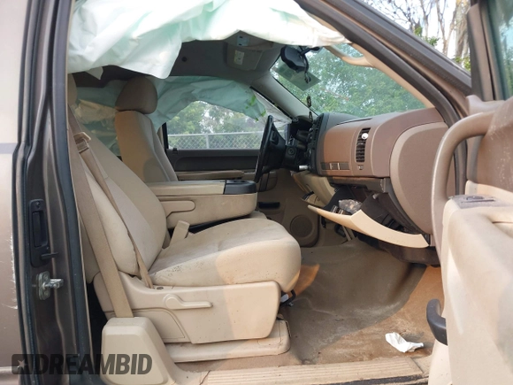 2013 Chevrolet Silverado 1500 LT with VIN 1GCRKSE70DZ202177, listed as a IAAI auction lot 41515775 with 189,671 mi miles and . Bid and sale history available at DreamBid. Image 5.