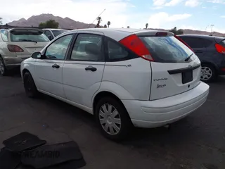 2005 Ford Focus S with VIN 3FAFP37N15R118435, listed as a IAAI auction lot 42671624 with 113,226 mi miles and . Bid and sale history available at DreamBid. Image 3.