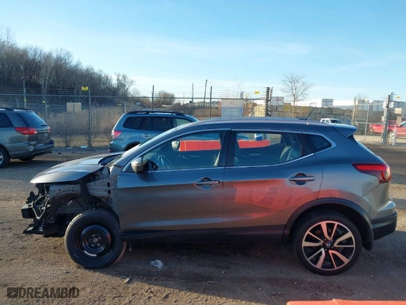 2017 Nissan Rogue Sport SL with VIN JN1BJ1CR8HW143280, listed as a IAAI auction lot 41493983 with 90,200 mi miles. Bid and sale history available at carsss.com. Image 15.