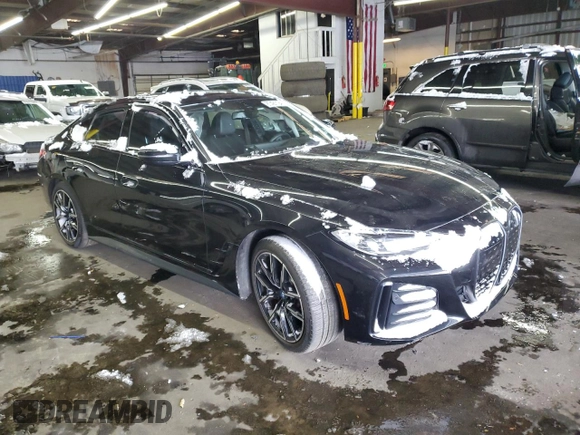 2022 BMW i4 eDrive40 z VIN WBY73AW0XNFM42466, wystawiony jako Copart lot #87421194 z przebiegiem Nie podano mil oraz Szkoda całkowita • Salvage title. Historia ofert i sprzedaży dostępna na DreamBid. Obrazek 4.