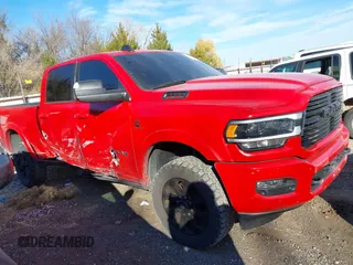 2020 Ram 2500 Laramie z VIN 3C6UR5FL5LG167208, wystawiony jako IAAI lot #41035465 z przebiegiem 206 427 mil mil oraz . Historia ofert i sprzedaży dostępna na DreamBid. Obrazek 13.