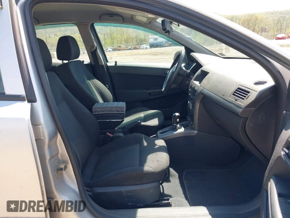 2008 Saturn Astra XE with VIN W08AR671885086385, listed as a IAAI auction lot 42156723 with 68,139 mi miles. Bid and sale history available at carsss.com. Image 5.