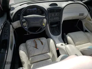 1994 Ford Mustang z VIN 1FALP45T8RF222210, wystawiony jako Copart lot #57105355 z przebiegiem 49 716 mil mil oraz Czysty tytuł • Clean title. Historia ofert i sprzedaży dostępna na DreamBid. Obrazek 8.