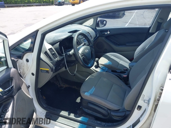 2014 Kia Forte LX with VIN KNAFX4A61E5055158, listed as a IAAI auction lot 42212501 with 224,830 mi miles and . Bid and sale history available at carsss.com. Image 5.