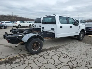 2022 Ford F-350 XL with VIN 1FD8W3HT3NEE12596, listed as a Copart auction lot 51074445 with 213,784 mi miles and Clean Title. Bid and sale history available at DreamBid. Image 3.