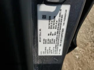 2023 Tesla Model 3 z VIN 5YJ3E1EA6PF579920, wystawiony jako Copart lot #60543565 z przebiegiem 55 574 mil mil oraz Czysty tytuł • Clean title. Historia ofert i sprzedaży dostępna na DreamBid. Obrazek 12.