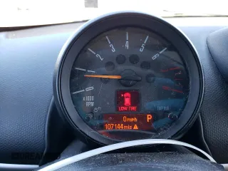 2016 MINI Countryman S z VIN WMWZC5C54GWU00800, wystawiony jako Copart lot #51974965 z przebiegiem 107 144 mil mil oraz Czysty tytuł • Clean title. Historia ofert i sprzedaży dostępna na DreamBid. Obrazek 9.