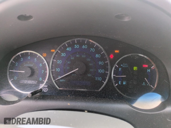 2010 Toyota Sienna XLE with VIN 5TDDK4CC5AS032076, listed as a Copart auction lot 57675555 with 210,252 mi miles and Clean title. Bid and sale history available at DreamBid. Image 9.