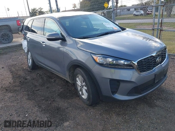 2020 Kia Sorento LX with VIN 5XYPG4A33LG711796, listed as a IAAI auction lot 41128301 with 58,824 mi miles. Bid and sale history available at carsss.com. Image 1.