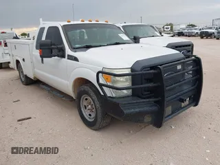 2015 Ford F-350 z VIN 1FD7X3E68FEA71639, wystawiony jako IAAI lot #42293331 z przebiegiem 175 361 mil mil oraz . Historia ofert i sprzedaży dostępna na DreamBid. Obrazek 1.