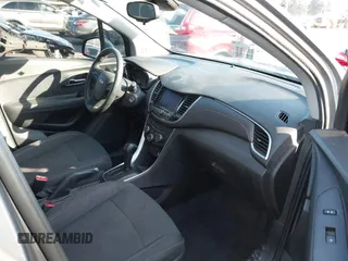 2020 Chevrolet Trax LS with VIN 3GNCJNSB4LL176912, listed as a IAAI auction lot 41746543 with 101,389 mi miles. Bid and sale history available at carsss.com. Image 5.