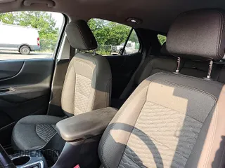 2019 Chevrolet Equinox LT z VIN 2GNAXTEVXK6258646, wystawiony jako IAAI lot #42559487 z przebiegiem 95 926 mil mil oraz . Historia ofert i sprzedaży dostępna na DreamBid. Obrazek 1.