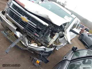 2015 Chevrolet Silverado 1500 LT with VIN 3GCUKREC3FG403137, listed as a IAAI auction lot 41466530 with 131,169 mi miles. Bid and sale history available at carsss.com. Image 17.