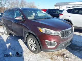 2017 Kia Sorento LX with VIN 5XYPG4A32HG271299, listed as a IAAI auction lot 41342809 with 124,665 mi miles. Bid and sale history available at carsss.com. Image 1.