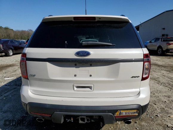 2015 Ford Explorer XLT with VIN 1FM5K8D8XFGB46061, listed as a Copart auction lot 51047835 with 118,885 mi miles and Salvage Title. Bid and sale history available at DreamBid. Image 6.