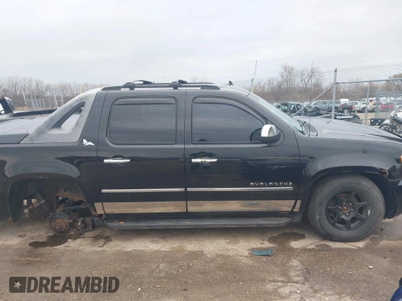 2011 Chevrolet Avalanche LTZ with VIN 3GNTKGE33BG111277, listed as a IAAI auction lot 42123375 with 209,024 mi miles. Bid and sale history available at carsss.com. Image 13.