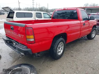 2006 Chevrolet Silverado 1500 Work Truck with VIN 3GCEC14X56G260456, listed as a IAAI auction lot 41631680 with 308,662 mi miles. Bid and sale history available at carsss.com. Image 4.