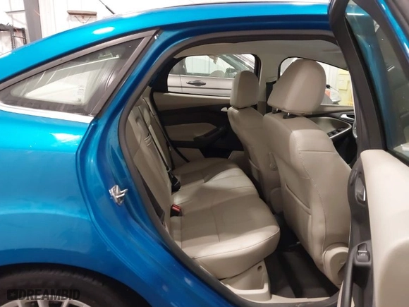 2012 Ford Focus SEL with VIN 1FAHP3H21CL451033, listed as a IAAI auction lot 41968123 with 39,796 mi miles. Bid and sale history available at carsss.com. Image 8.
