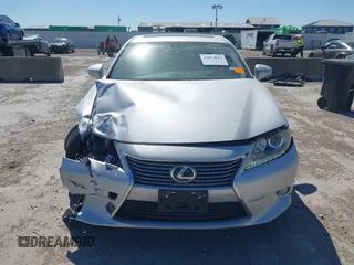 2013 Lexus ES 4dr Sdn with VIN JTHBK1GG2D2045719, listed as a IAAI auction lot 41854022 with 148,856 mi miles. Bid and sale history available at carsss.com. Image 12.