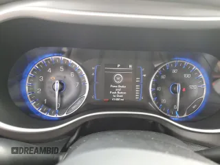 2020 Chrysler Pacifica Touring with VIN 2C4RC1FG6LR128522, listed as a Copart auction lot 53394345 with 41,480 mi miles and Salvage title. Bid and sale history available at DreamBid. Image 9.