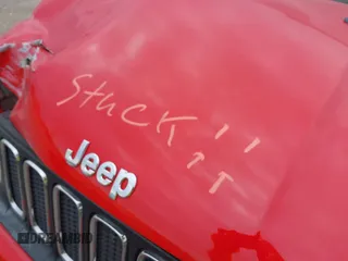 2017 Jeep Renegade Altitude z VIN ZACCJBBB9HPG33672, wystawiony jako IAAI lot #41912411 z przebiegiem 81 833 mil mil oraz . Historia ofert i sprzedaży dostępna na DreamBid. Obrazek 10.