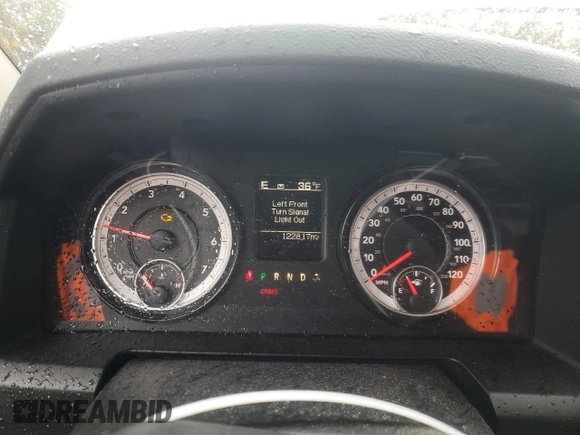 2019 Ram 1500 Tradesman z VIN 1C6RR7KT3KS556489, wystawiony jako Copart lot #51891605 z przebiegiem 122 817 mil mil oraz Szkoda całkowita • Salvage title. Historia ofert i sprzedaży dostępna na DreamBid. Obrazek 9.