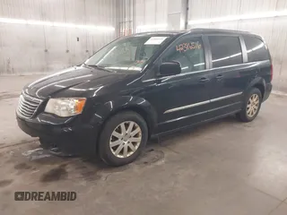 2013 Chrysler Town & Country Touring z VIN 2C4RC1BG0DR742005, wystawiony jako IAAI lot #42386516 z przebiegiem 200 982 mil mil oraz . Historia ofert i sprzedaży dostępna na DreamBid. Obrazek 2.