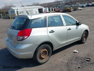 2004 Toyota Matrix Std with VIN 2T1KR32E64C178256, listed as a IAAI auction lot 41857960 with 151,972 mi miles. Bid and sale history available at carsss.com. Image 4.