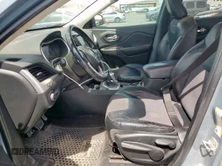 2014 Jeep Cherokee Trailhawk with VIN 1C4PJMBS0EW185737, listed as a Copart auction lot 63463015 with 199,983 mi miles and Clean title. Bid and sale history available at DreamBid. Image 7.