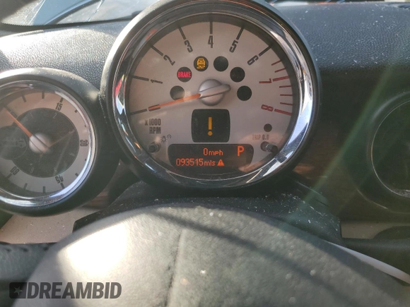 2012 MINI Convertible z VIN WMWZN3C59CT135351, wystawiony jako Copart lot #86711044 z przebiegiem 93 515 mil mil oraz Nie do naprawy • Non repairable. Historia ofert i sprzedaży dostępna na DreamBid. Obrazek 9.
