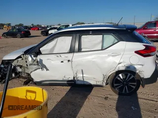 2018 Nissan Kicks S with VIN 3N1CP5CU1JL545913, listed as a IAAI auction lot 41011464 with 101,743 mi miles. Bid and sale history available at carsss.com. Image 14.