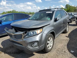 2013 Kia Sorento LX with VIN 5XYKTCA65DG337753, listed as a Copart auction lot 54877735 with 105,791 mi miles and Salvage title. Bid and sale history available at DreamBid. Image 1.