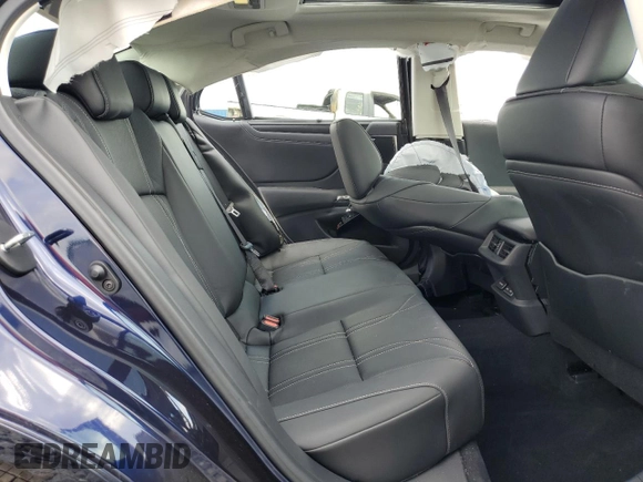 2025 Lexus ES 350 Ultra Luxury z VIN 58AFZ1B16SU197302, wystawiony jako Copart lot #56118205 z przebiegiem 739 mil mil oraz Nie do naprawy • Non repairable. Historia ofert i sprzedaży dostępna na DreamBid. Obrazek 10.