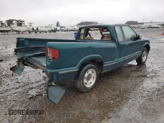 1997 GMC Sonoma SLS with VIN 1GTCS194XV8500162, listed as a Copart auction lot 45280175 with 269,303 mi miles and Salvage Title. Bid and sale history available at carsss.com. Image 3.