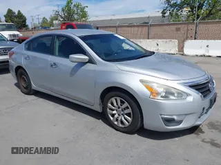 2013 Nissan Altima SV with VIN 1N4AL3AP4DN517857, listed as a IAAI auction lot 42020248 with 234,536 mi miles and . Bid and sale history available at carsss.com. Image 1.