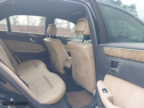 2010 Mercedes-Benz E-Class E 350 Luxury with VIN WDDHF8HB4AA124067, listed as a IAAI auction lot 41564877 with 164,266 mi miles. Bid and sale history available at carsss.com. Image 8.