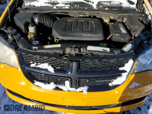 2011 Dodge Grand Caravan R/T with VIN 2D4RN7DG9BR696121, listed as a Copart auction lot 88876165 with 231,021 mi miles and Salvage Title. Bid and sale history available at DreamBid. Image 12.